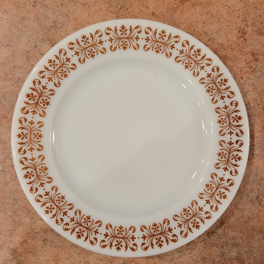 Vintage PYREX Copper Filigree Dinner Plate !~ GUC ~ Retro!